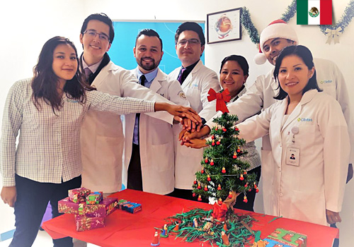 Christmas in Mexico Grupo personas en navidad